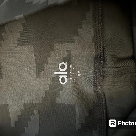 Alo Yoga Herringbone Army Green Full Length Leggings Size XS 28 Inch Womens - Picture 6 of 6